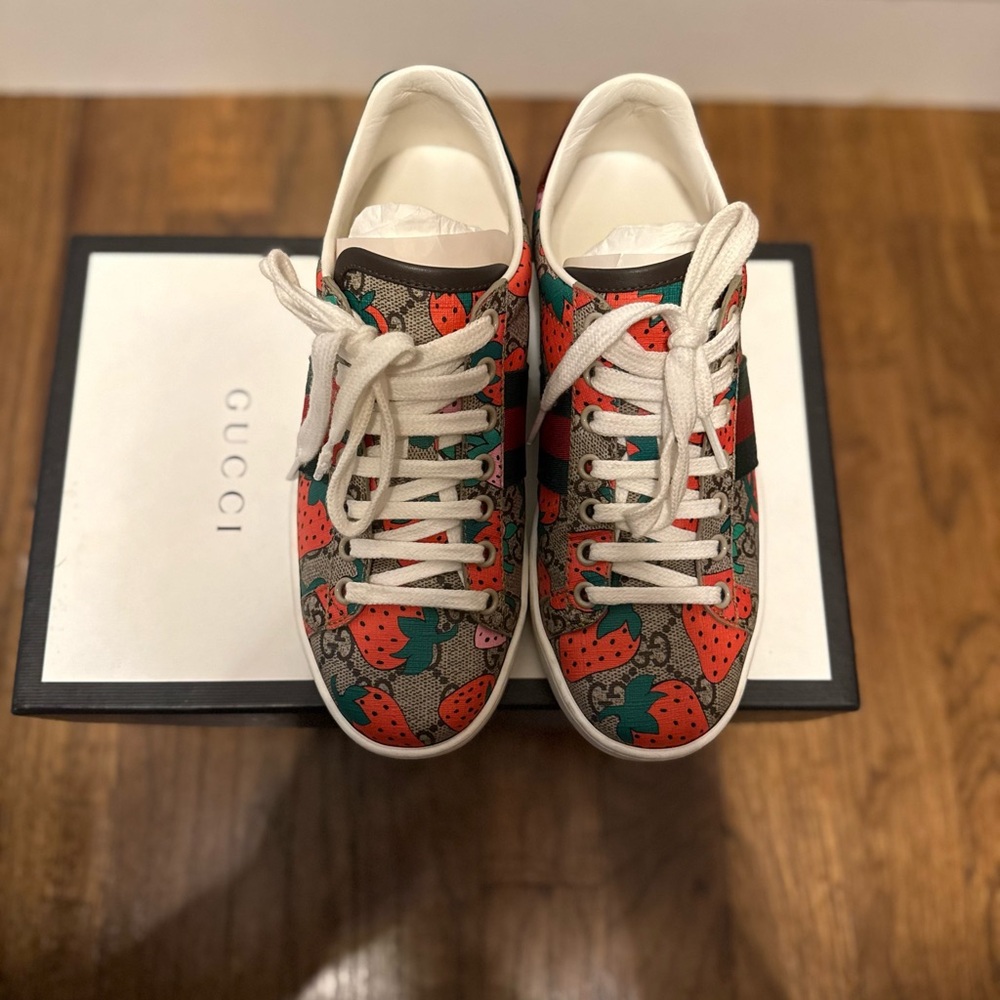 Gucci Women's Sneakers with Strawberry Design - Red, Green, and White
